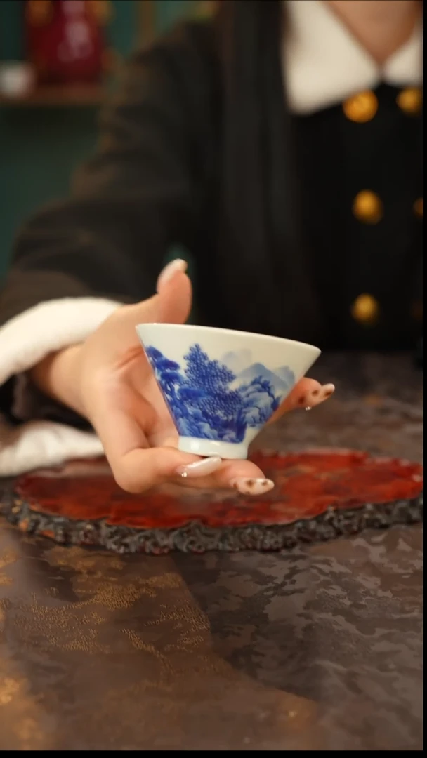 青花手绘山水主人杯