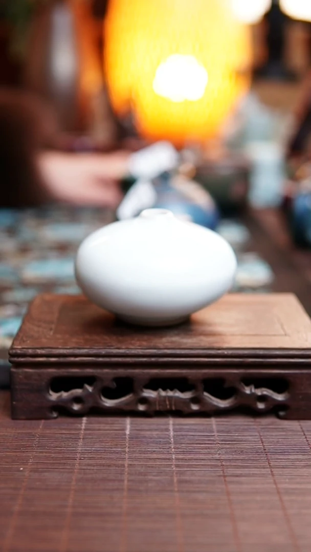 633豆豆瓶 月白 盖置