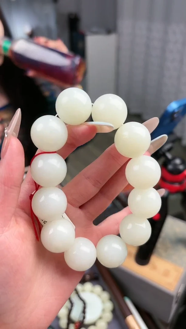 手串未镶嵌和田玉董小姐推荐 多样性发货 拍一发一