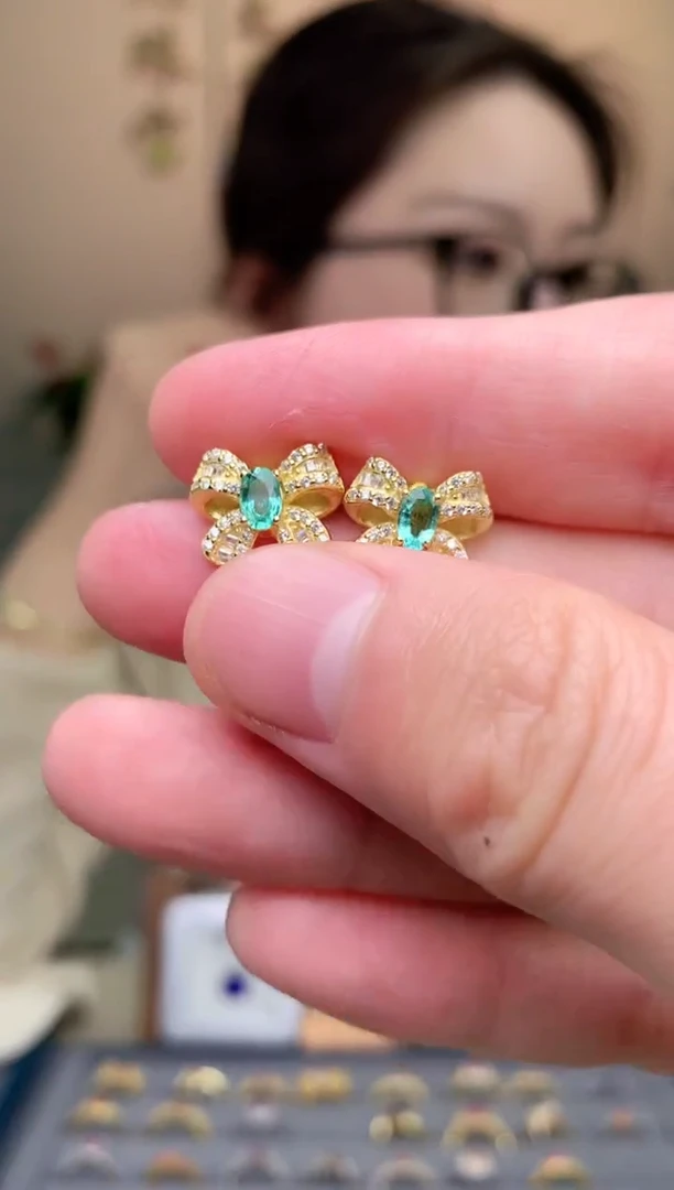 【闪购商品】祖母绿耳饰银S925镶嵌耳饰