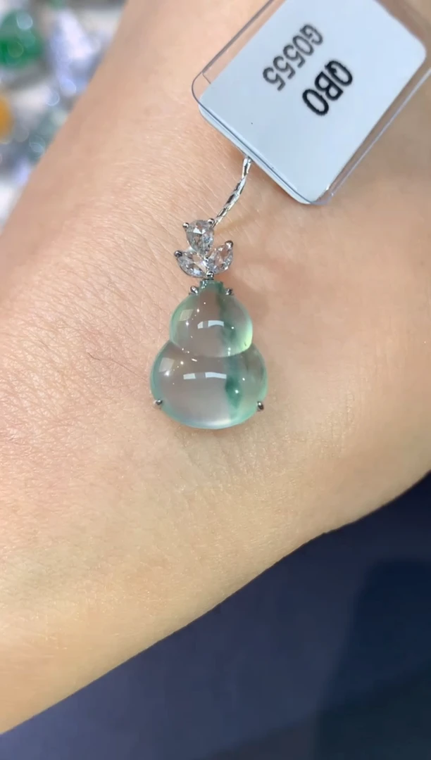 吊坠(不含链)18K金镶嵌翡翠W86|8800