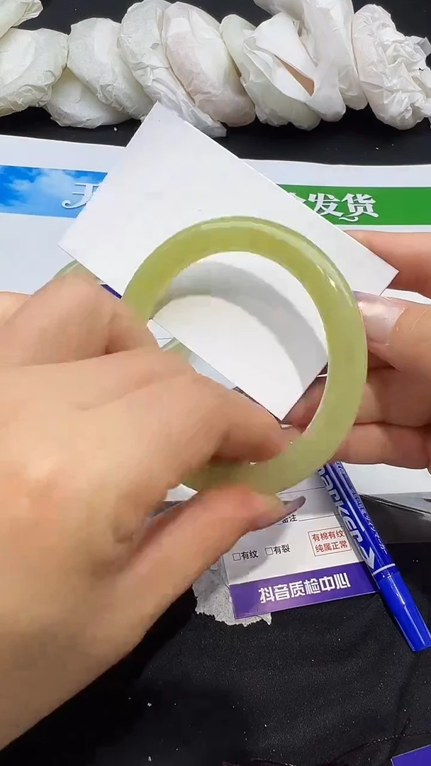 未镶嵌手镯石英质玉湖水色5758