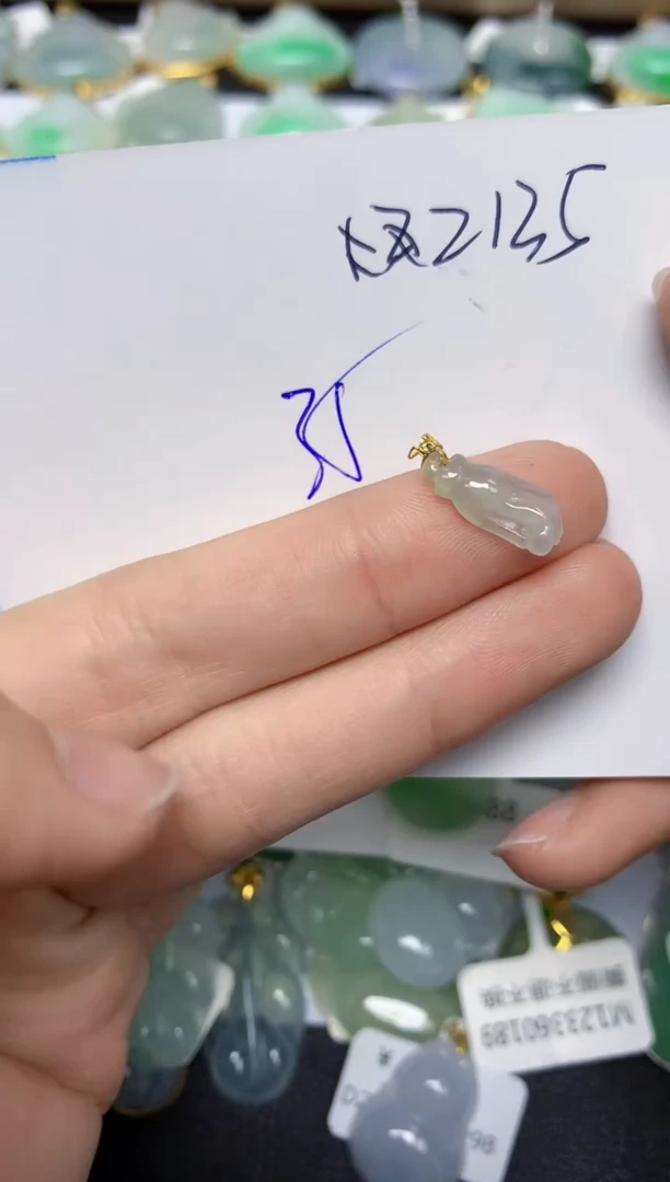 【闪购商品】翡翠颈饰18K金镶嵌天然翡翠A货