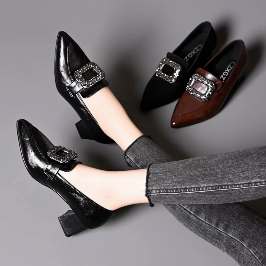 法式气质尖头一脚蹬单鞋女水钻方扣软面百搭乐福鞋粗跟小皮鞋L7