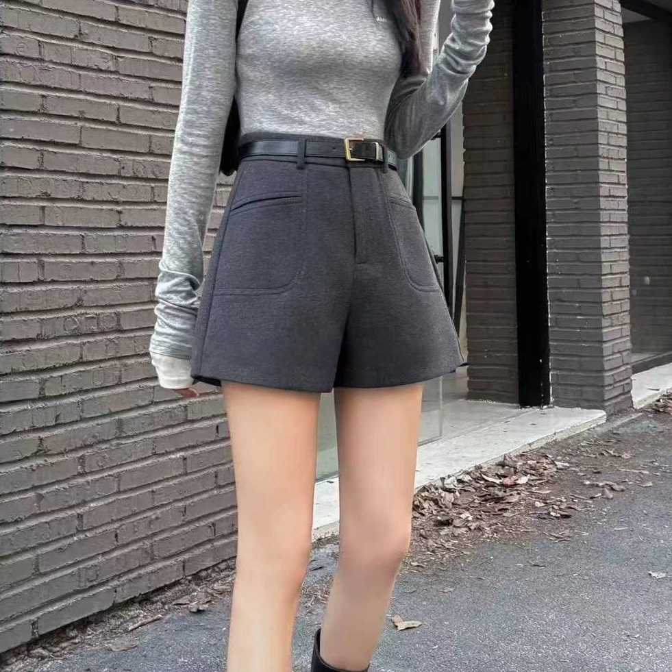 灰色毛呢短裤女2025秋冬季新款外穿西装高腰宽松显瘦A字阔腿靴裤
