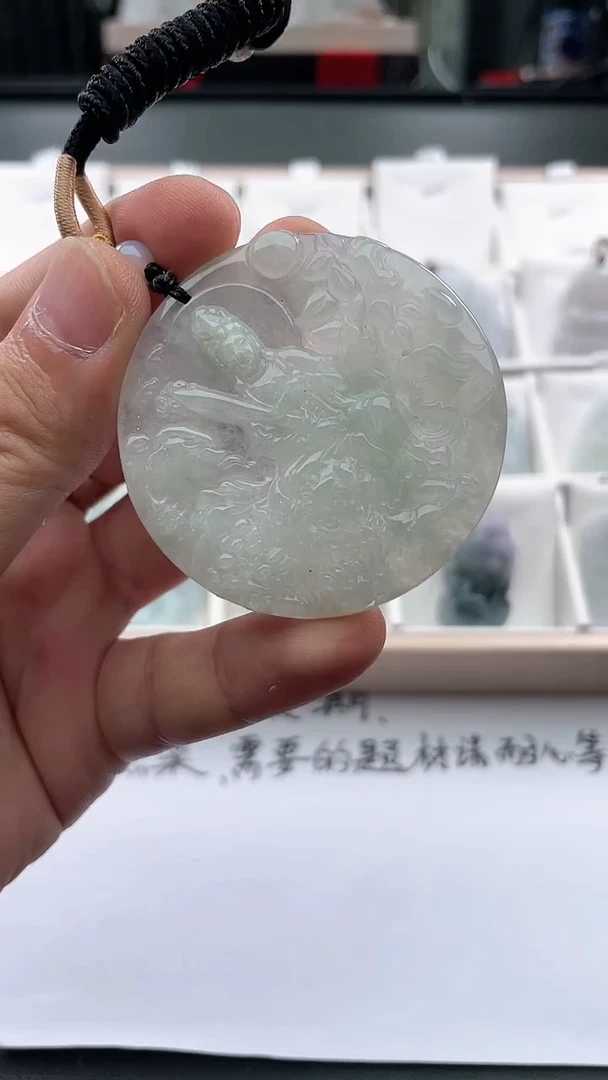 翡翠未镶嵌颈饰..../7/26/ 393