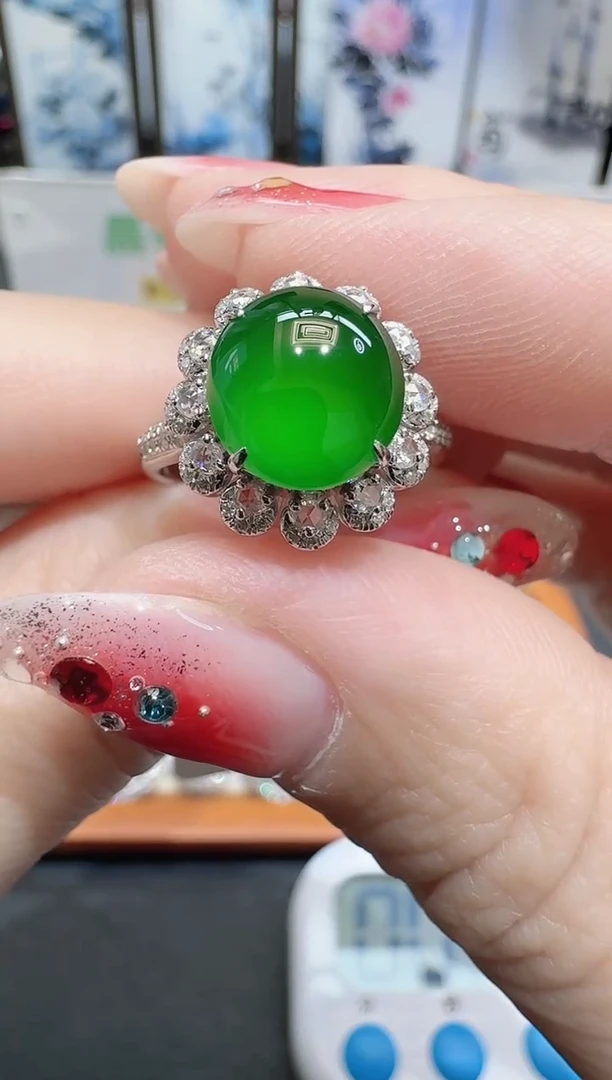 18K金镶嵌戒指翡翠翠****香寄售回流，24小时鉴赏期