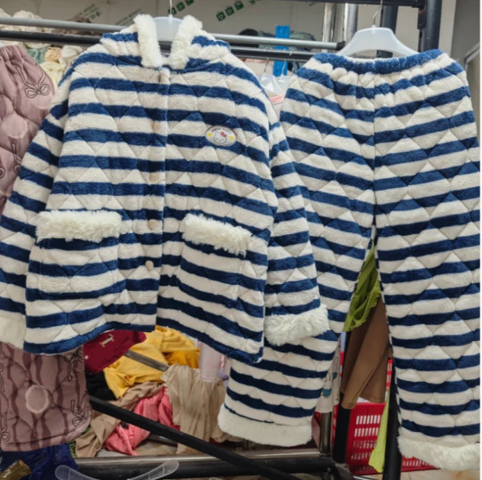 2025冬季新款睡衣女三层夹棉加绒加厚保暖连帽家居服套装