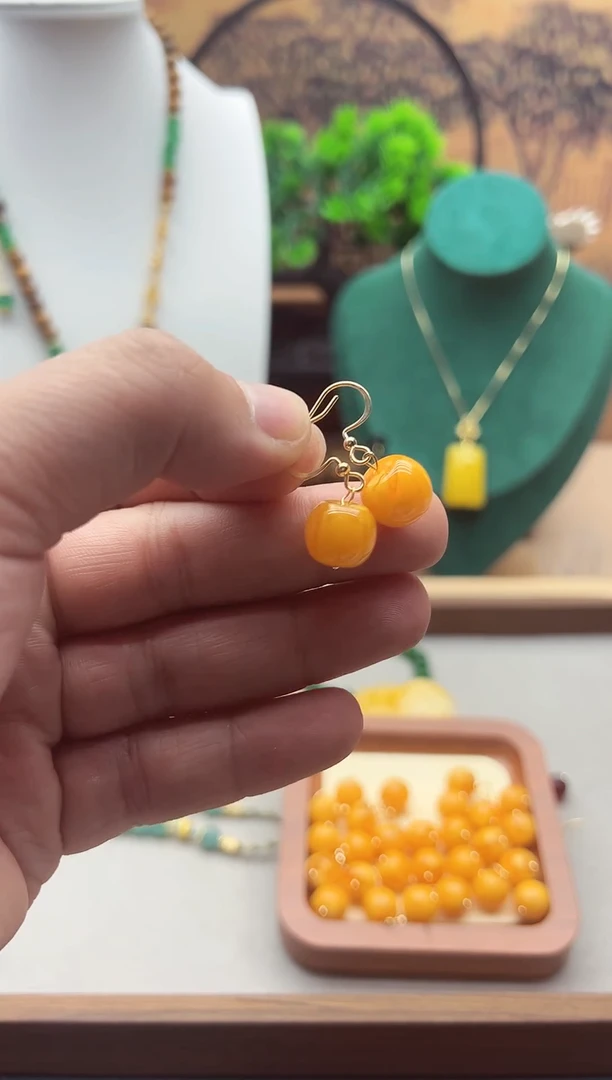 【闪购商品】蜜蜡耳饰14K金镶嵌E01    