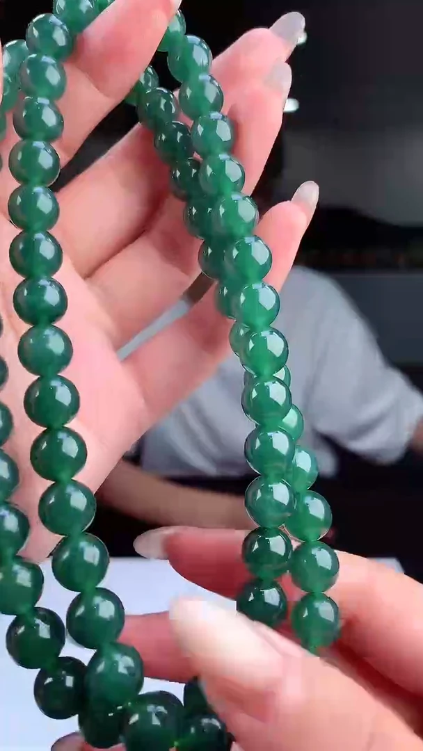 颈饰未镶嵌翡翠天然翡翠（拍一发一)