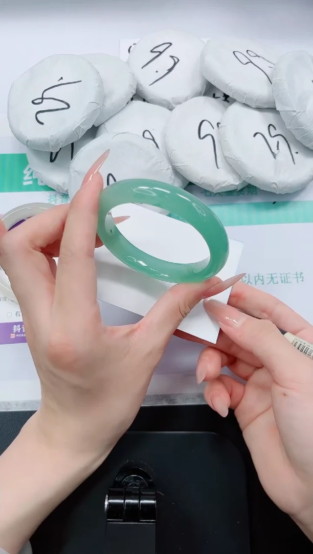 石英质玉手镯未镶嵌54-55.2