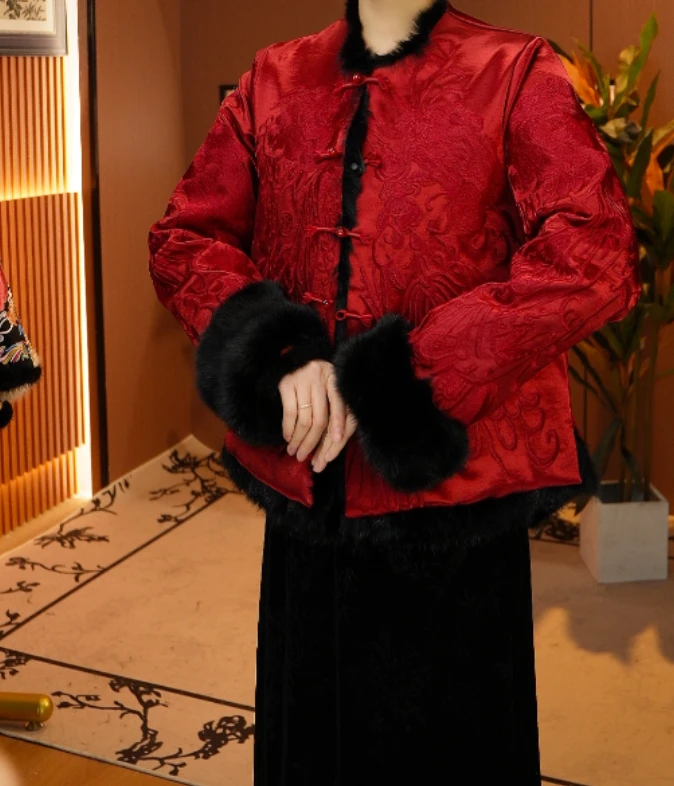 新中式重工刺绣双面双穿毛毛外套2024D7761越越