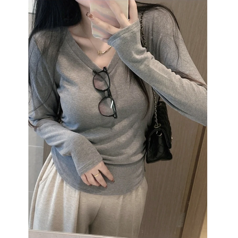灰色V领长袖T恤女装欧货秋冬流行风格修身收腰显瘦内搭打底衫上衣