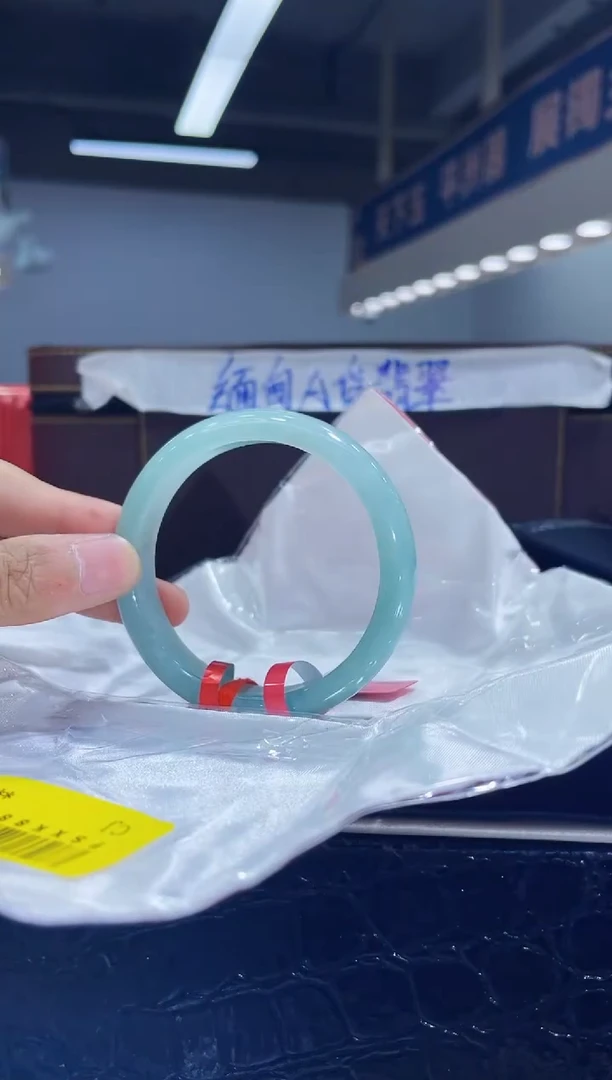 未镶嵌手镯翡翠5
