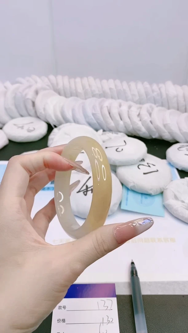 石英质玉手镯未镶嵌10X137-60