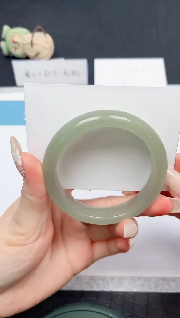 【闪购商品】石英质玉手镯未镶嵌136-55.9