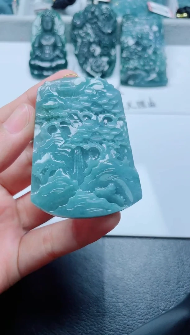 颈饰未镶嵌翡翠