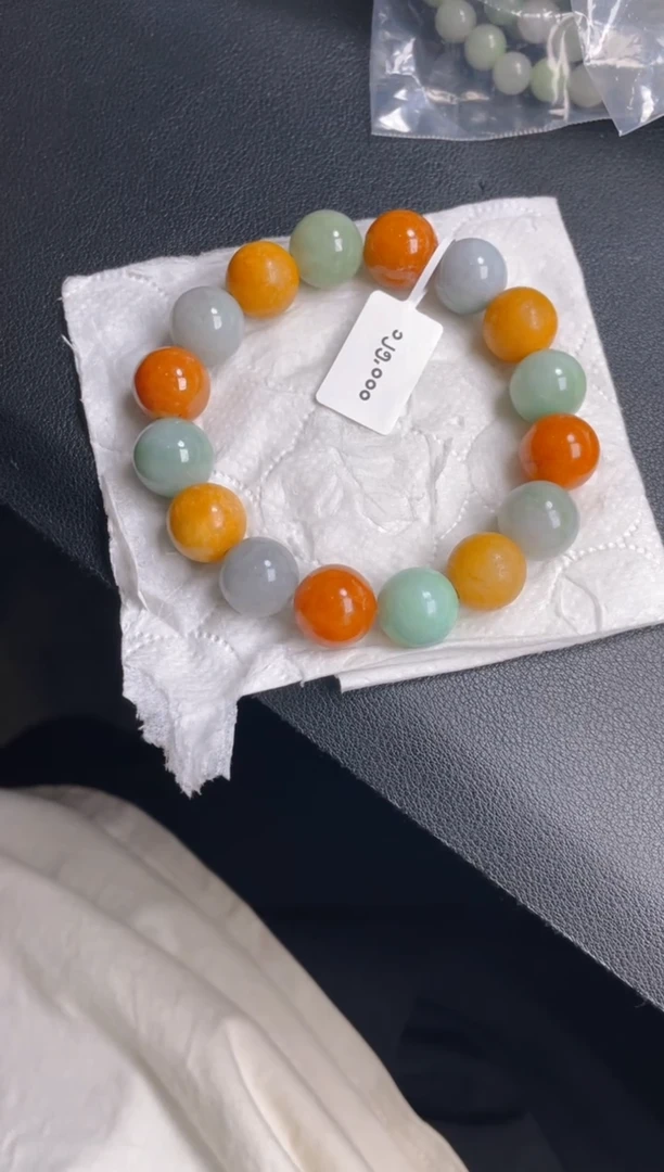 定制翡翠未镶嵌珠串