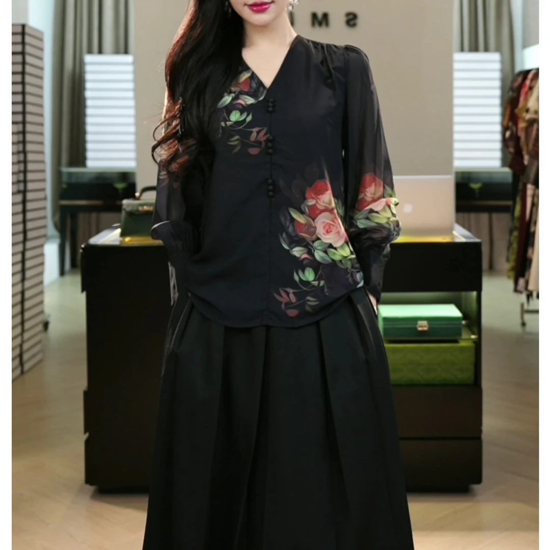 现货2025新款【4494】法式气质高级设计黑色V领长袖衬衫上衣女