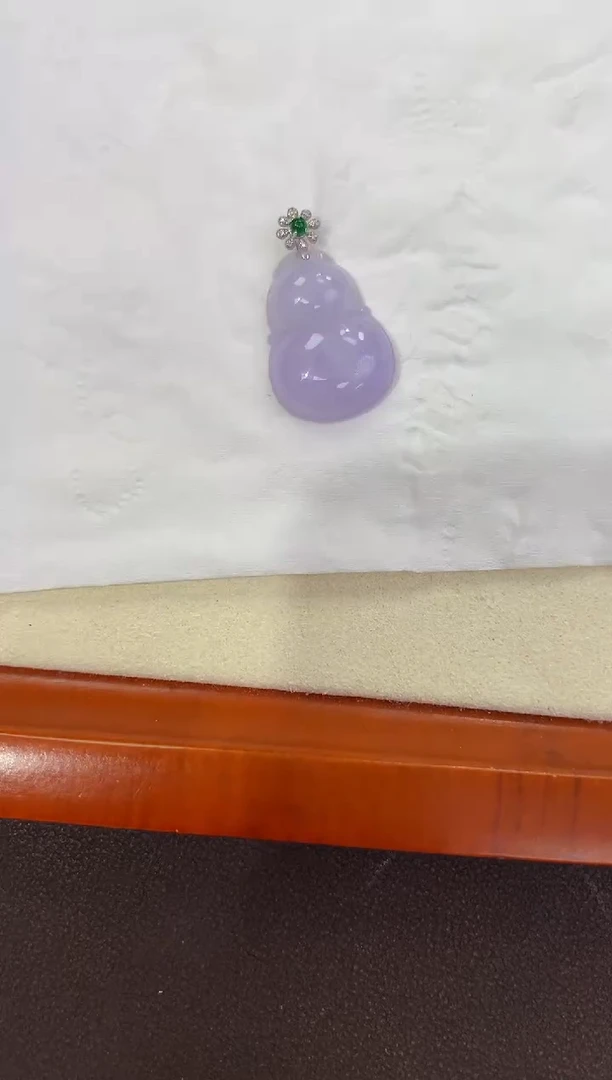 翡翠18K金镶嵌颈饰天然缅甸a货翡翠
