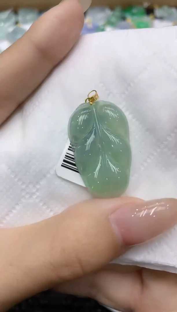 翡翠18K金镶嵌颈饰111111111111