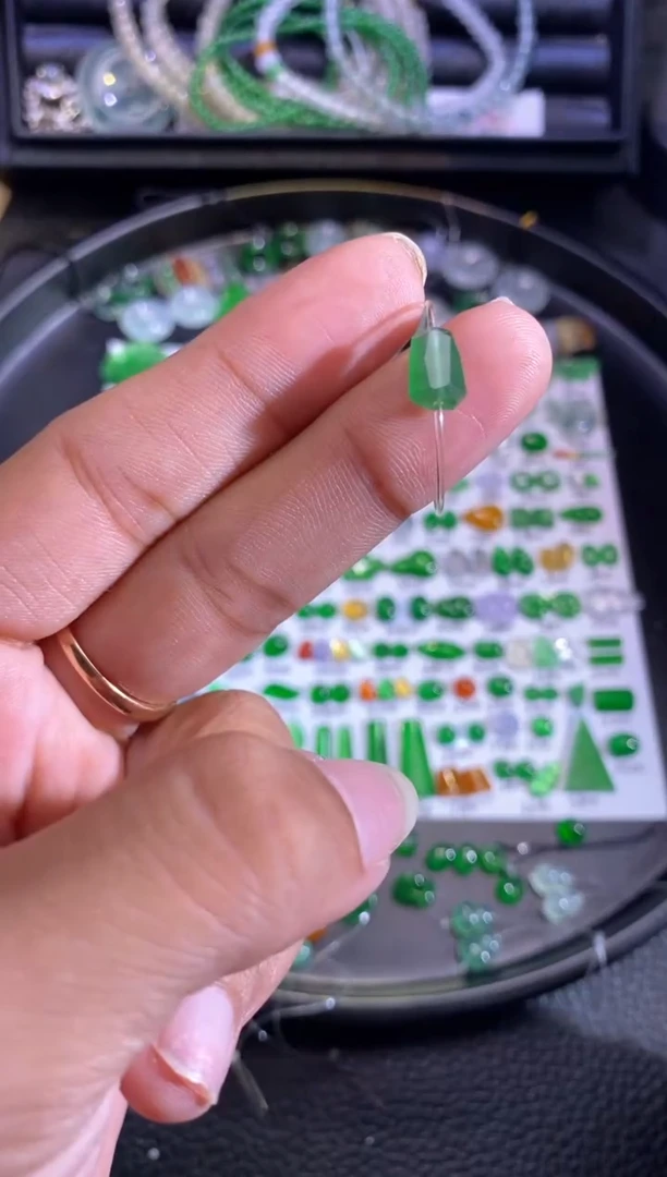 未镶嵌挂件翡翠珠子