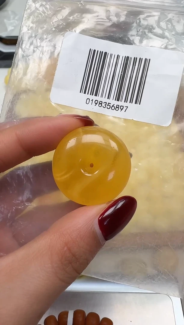 裸石琥珀未镶嵌如图