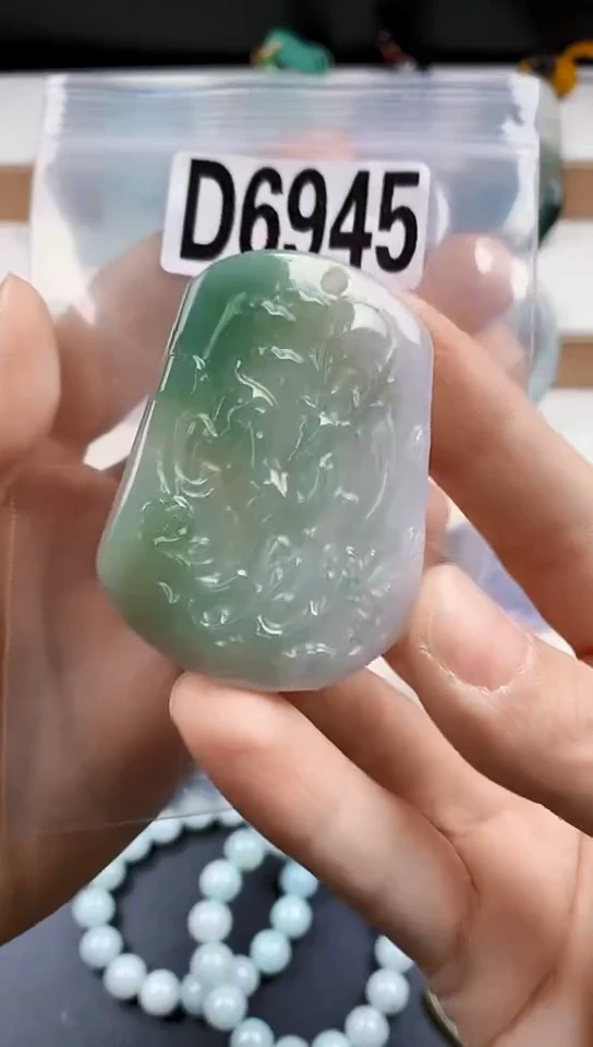 颈饰未镶嵌翡翠天然翡翠吊坠挂件