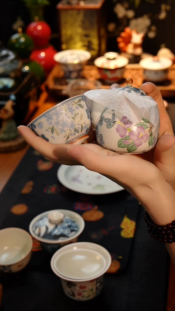 嗯*?青花斗彩宝瓶+主人杯两件套