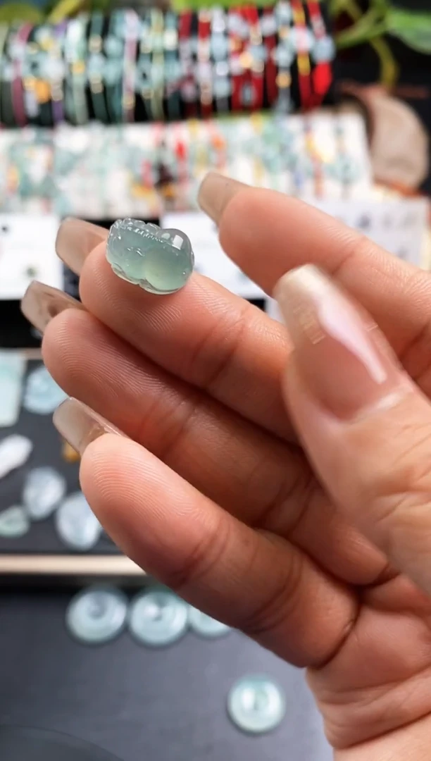 【闪购商品】翡翠裸石貔貅269定向 暴富小菜猪