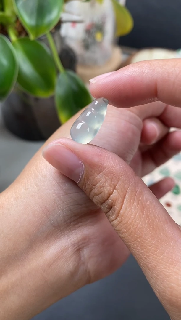 【闪购商品】翡翠颈饰未镶嵌翡翠冰种福豆