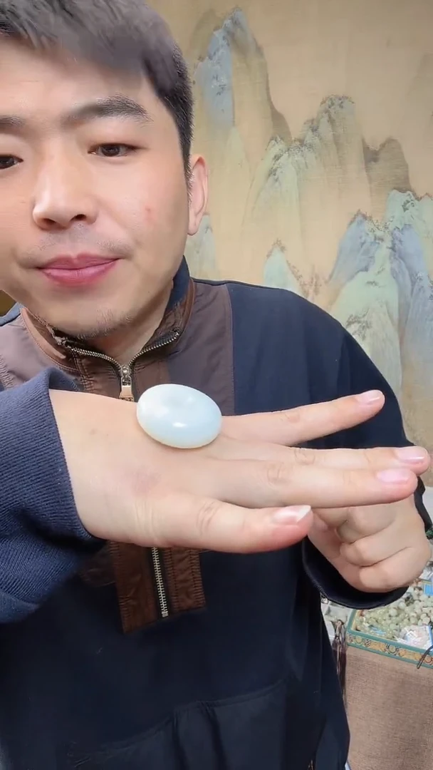 颈饰未镶嵌和田玉.