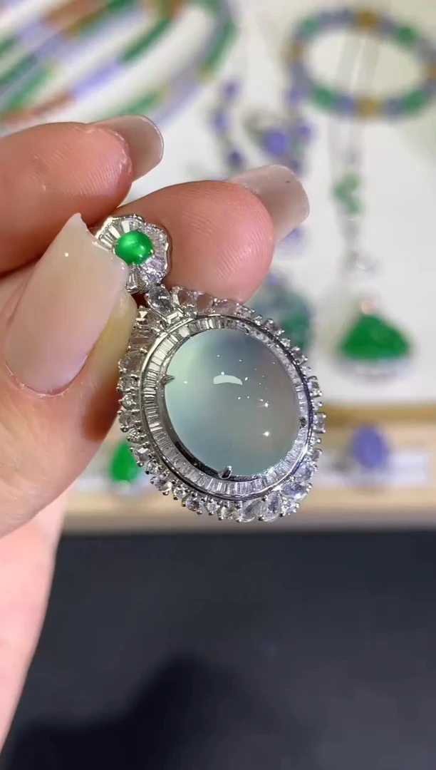 【闪购商品】翡翠颈饰18K金镶嵌团购31