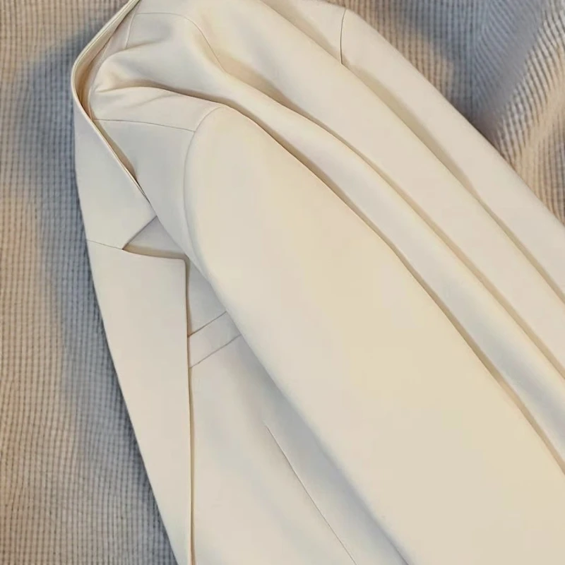 奶油色西装外套女2025春秋季新款韩版设计感时尚气质通勤040