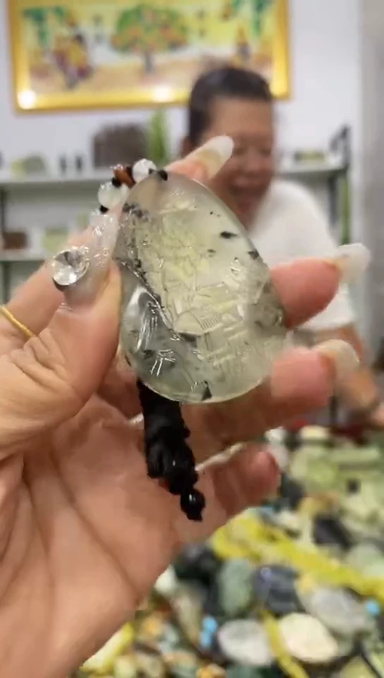 岫玉未镶嵌吊坠