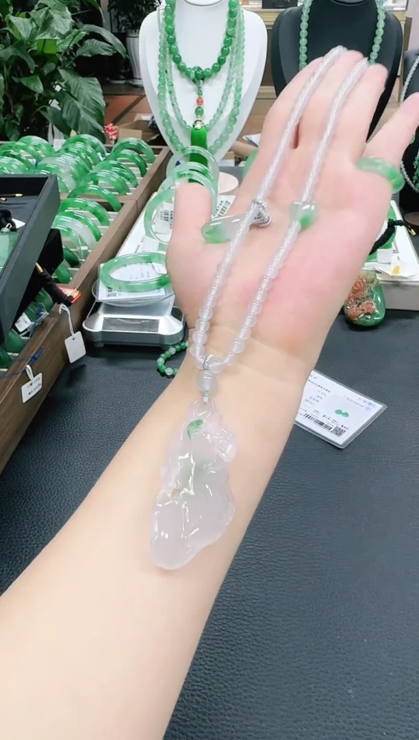 未镶嵌1石英质玉（非洲翠）/2368