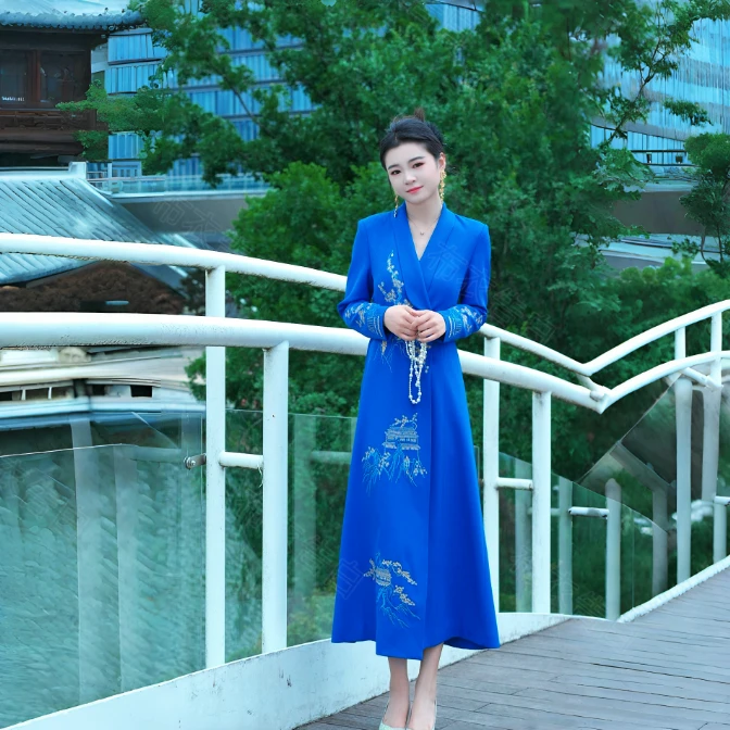 美心专属-88008-新款刺绣时尚气质女士百搭修身显瘦时装战袍