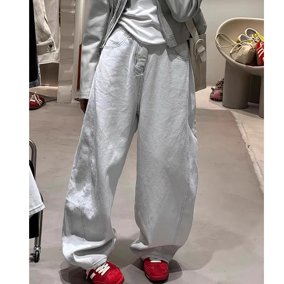 2025年秋季新款高级感白灰色高腰牛仔裤女大码显瘦宽松阔腿弯刀裤
