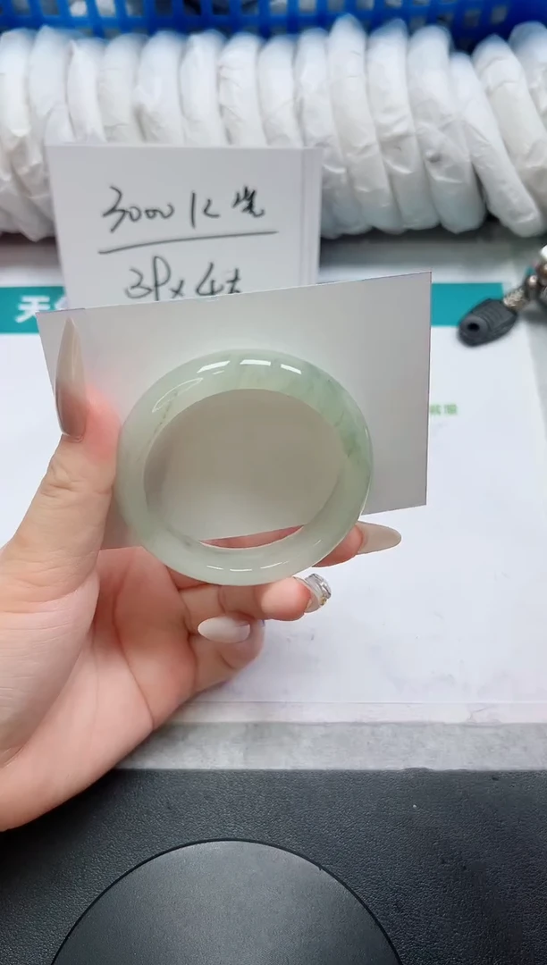 石英质玉手镯未镶嵌39-52.5