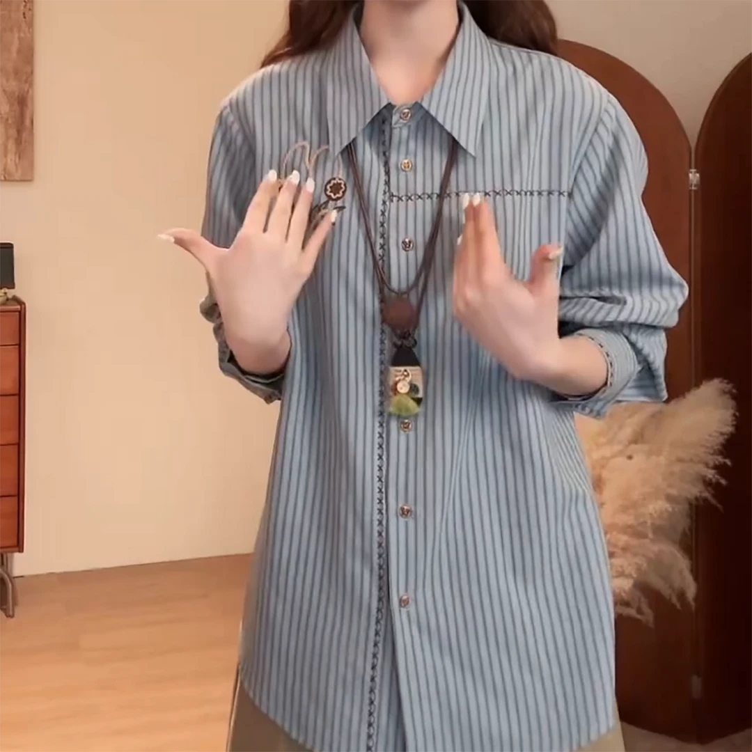 上衣秋季新款洋气百搭条纹刺绣蝴蝶衬衫女C6314