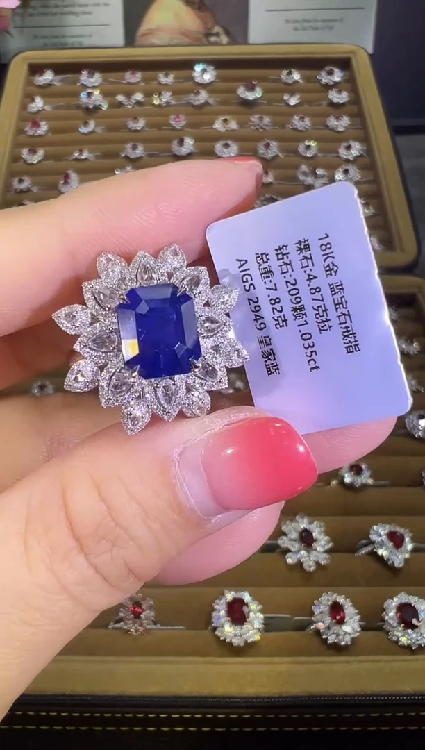 蓝宝石戒指18K金镶嵌戒指