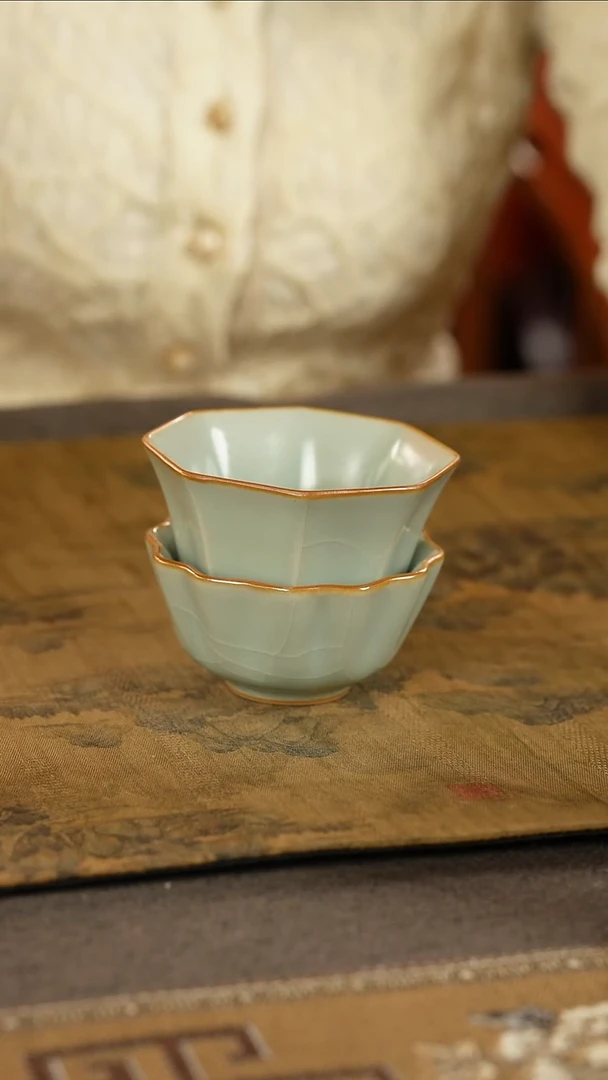 深**净善窑厂汝窑天青八方牡丹对杯