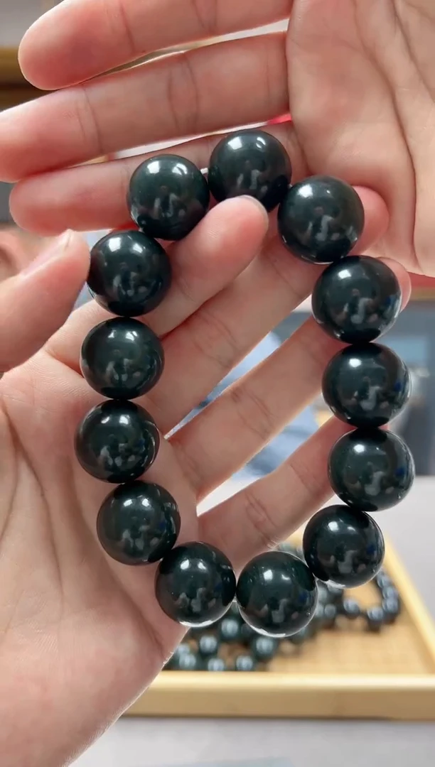 手串未镶嵌和田玉18塔青