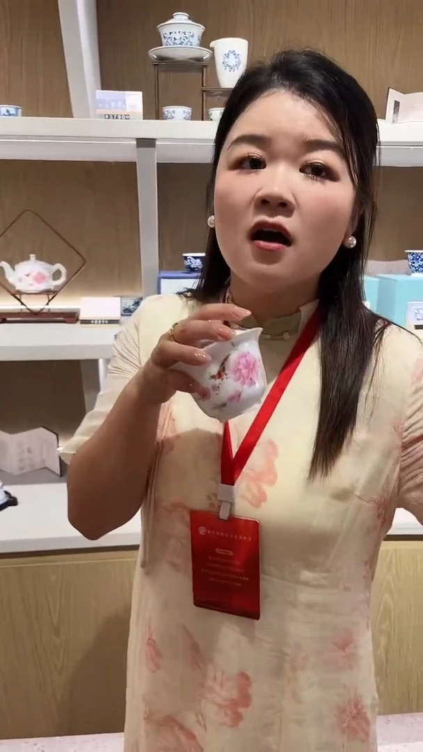 摆件瓷博会——水点桃花二才盖碗