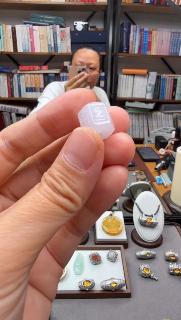 翡翠未镶嵌颈饰配珠3