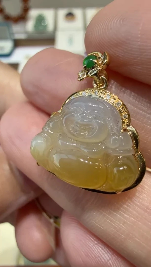 18K金镶嵌挂件翡翠A货翡翠多样性孤品