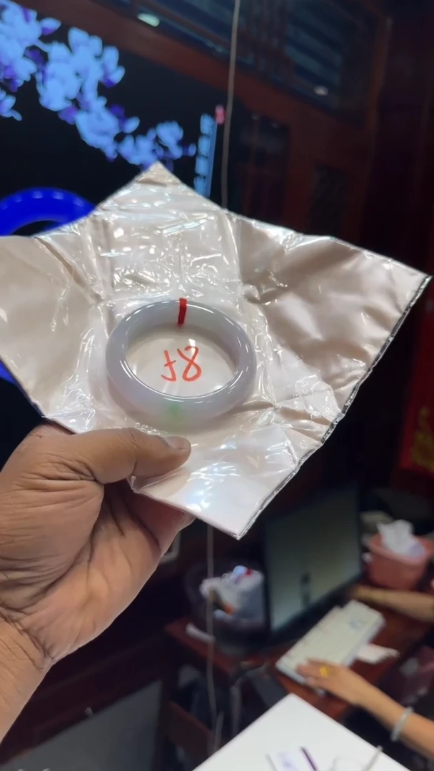 翡翠手镯未镶嵌手镯