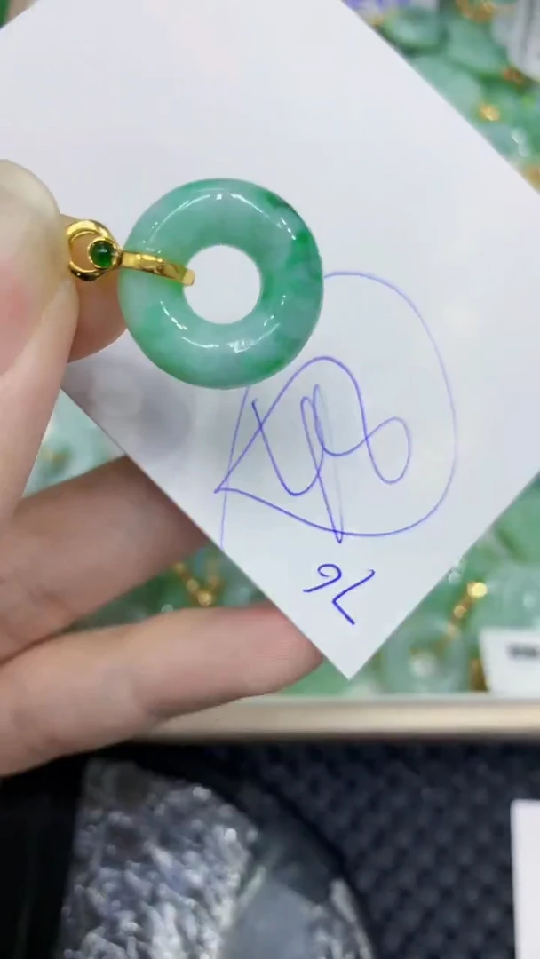 颈饰未镶嵌翡翠缅甸A货翡翠