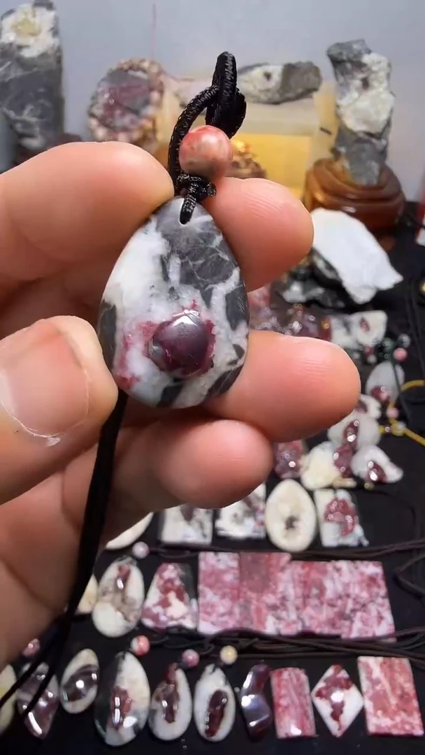 天然辰砂大晶砂随行吊坠