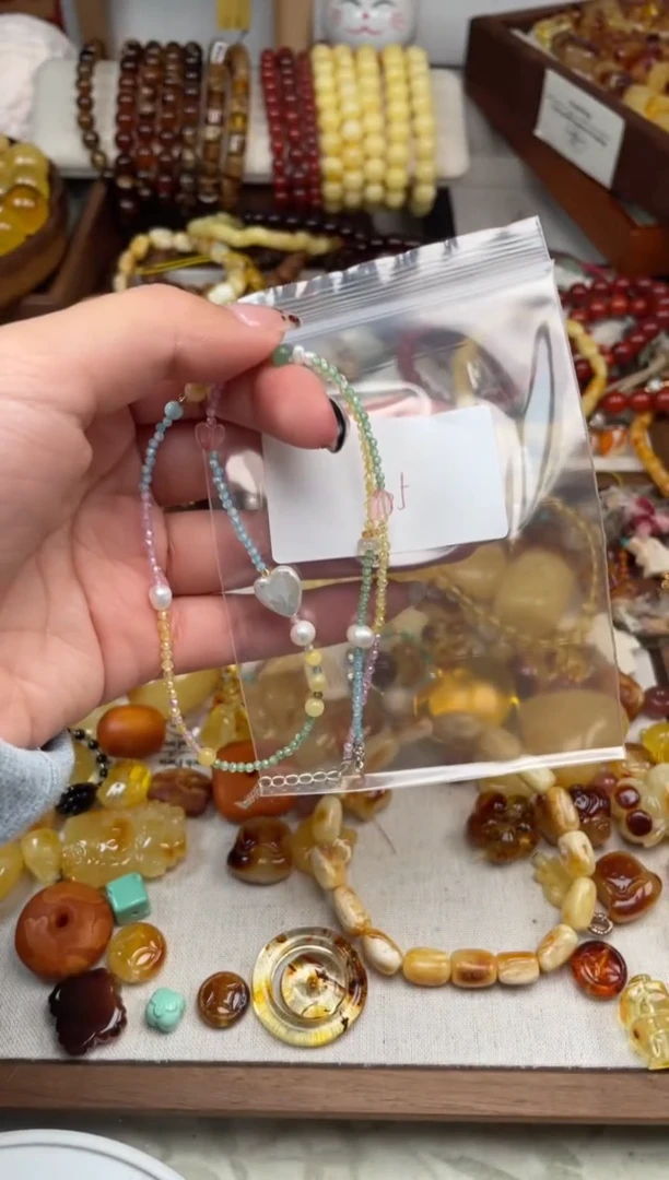 【闪购商品】琥珀裸石未镶嵌105，